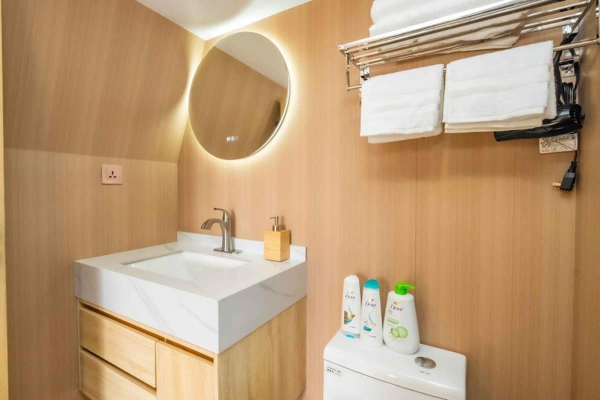 Glamping In The Urban Hotel Glendora Bagian luar foto